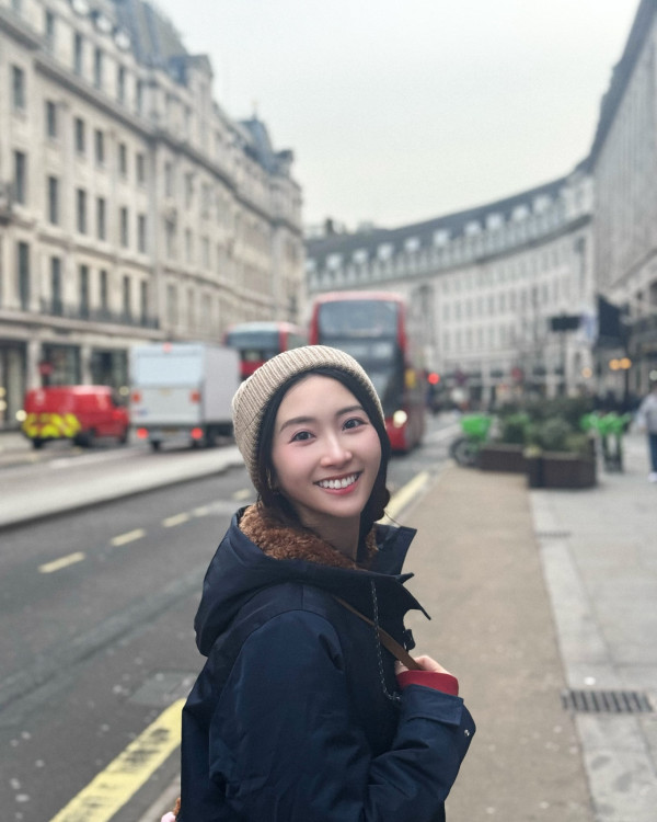 43歲《四葉草》男星印度靜修突剃頭「出家」？ 解釋落髮原因 直言：非常有福氣 