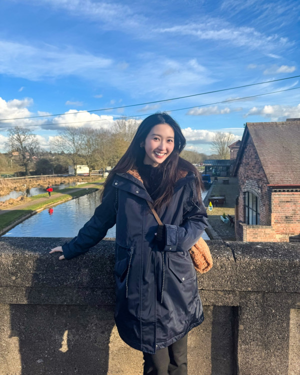 43歲《四葉草》男星印度靜修突剃頭「出家」？ 解釋落髮原因 直言：非常有福氣 