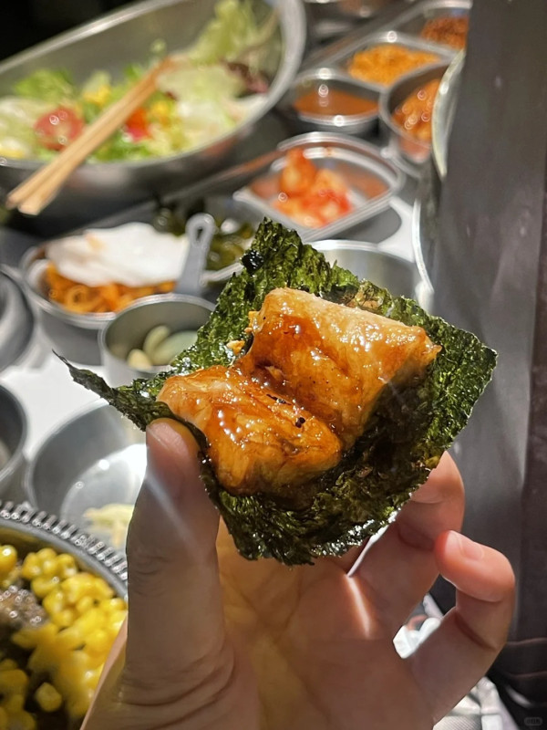 北村韓食·活烤鰻魚·大片烤肉（圖片來源：小紅書＠yAnz1、）