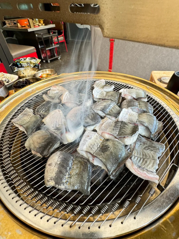 韓牛大叔活鰻魚炭火燒肉（圖片來源：小紅書＠韓牛大叔活鰻魚炭火燒肉）