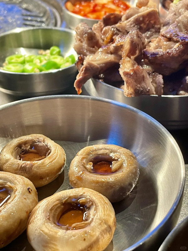 森順碳烤肉·活烤鰻魚（圖片來源：小紅書＠安洗婷逛餓了）