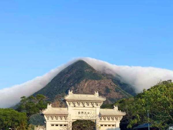 港版富士山！大東山變「雪山」天文台拆解1原因形成山帽雲