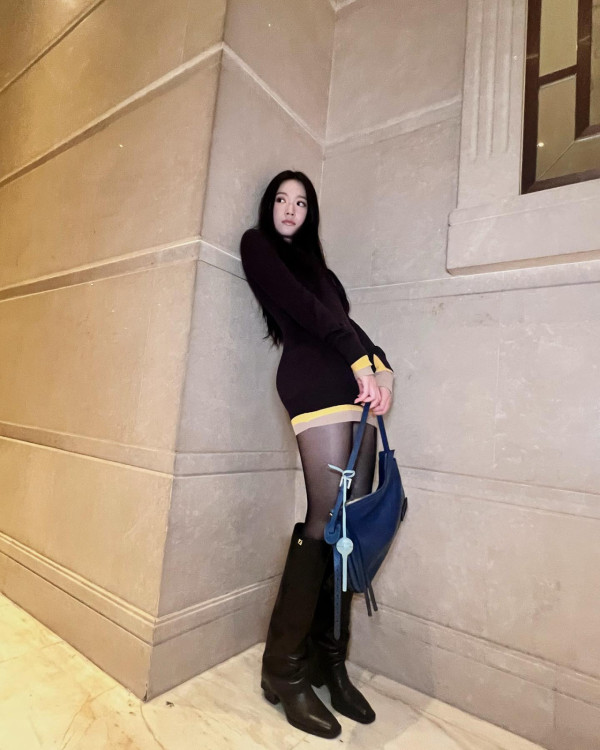 雲浩影海南海邊騎馬仙氣滿滿 罕曬音樂人男友合照高調放閃