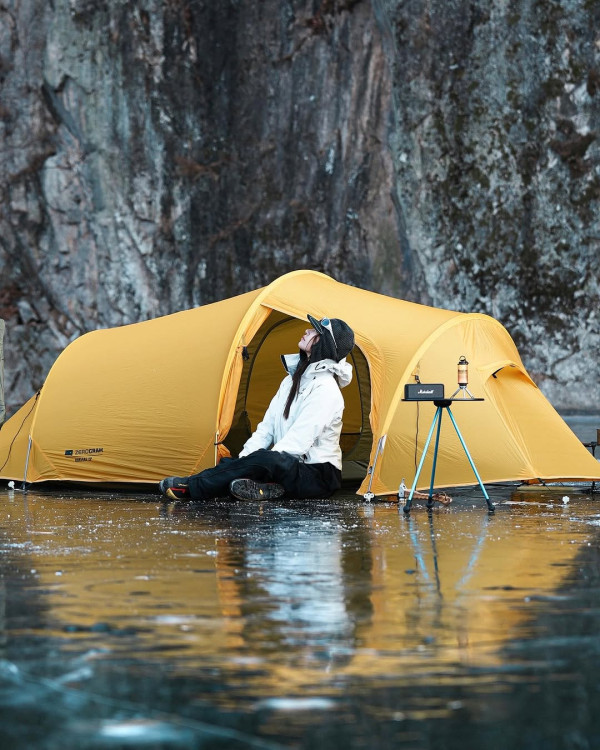 韓國冬季「冰上露營」爆紅 結冰河面搭帳篷 低溫下釣魚/生火煮食 