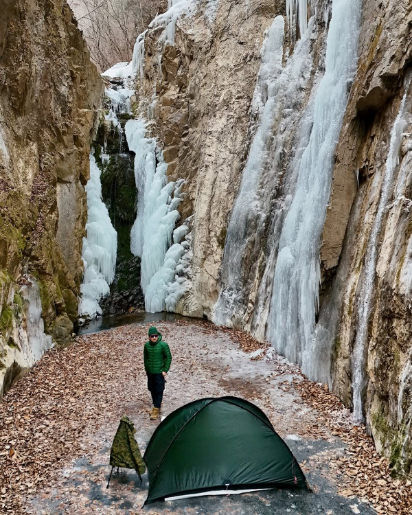 韓國冬季「冰上露營」爆紅 結冰河面搭帳篷 低溫下釣魚/生火煮食 