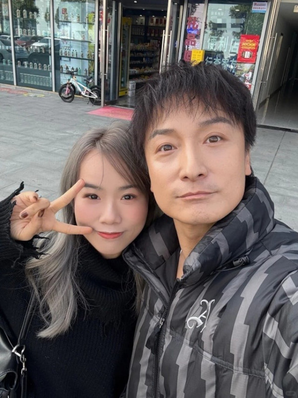 方力申情人節與圈外女友Maple拉埋天窗！ 曬兩人美國沙灘浪漫合照 