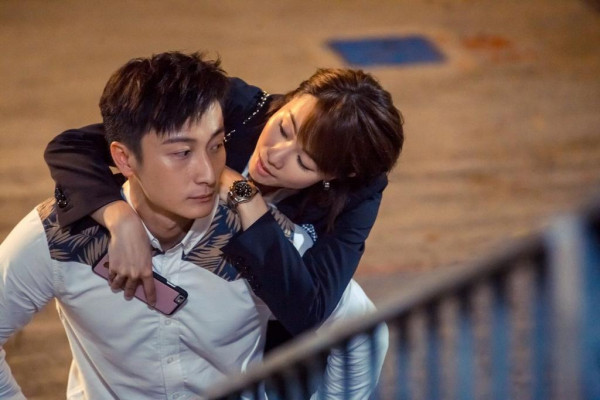 方力申情人節與圈外女友Maple拉埋天窗！ 曬兩人美國沙灘浪漫合照 