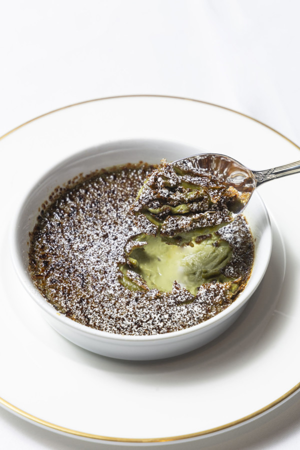 慶祝生日餐廳推介2025｜灣仔打卡華麗西餐廳Landau's 彩繪玻璃畫天花盡顯氣派！歎新派歐陸菜／開心果焦糖燉蛋