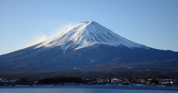 山梨縣地震惹民眾擔憂富士山爆發 專家警告三大爆發潛在影響！恐5億噸火山灰毀東京 