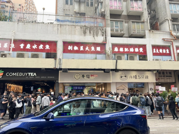 台灣過江龍「再睡5分鐘」香港店開幕持續排長龍！誇張人龍霸佔半條街