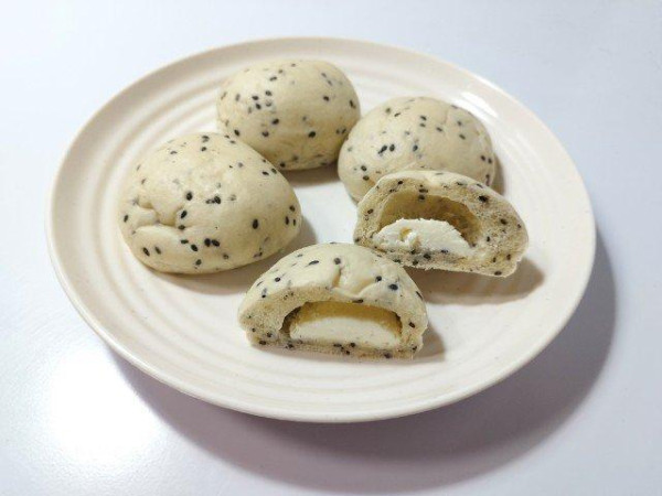 日本便利店遇搶劫淡定男職員仲問「需要袋子嗎?」智擒劫匪結局超英勇!