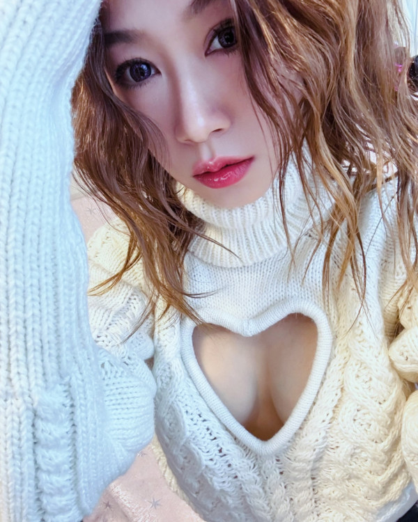 黃心穎二家姐黃心妙IG狂曬火辣相 弗爆身材超吸睛 瘋狂突破性感尺度！ 