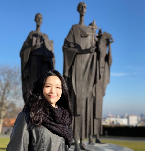 TVB新聞主播林婷婷衣著性感再惹熱議！報天氣著蕾絲透視裝小騷身材 網民意見兩極