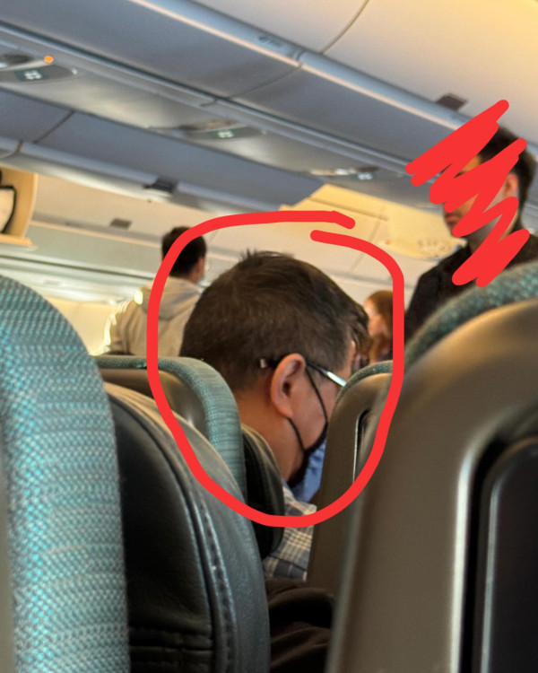 港男強行取出別人頭頂行李搶位 留言反應兩極：先到先得/要禮讓 