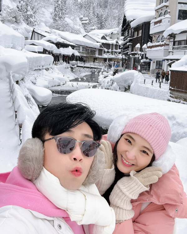 TVB主持自駕遊日遇大雪 車子驚變「雪糕車」獲熱心人借一物助融雪 網友反提醒要小心？ 