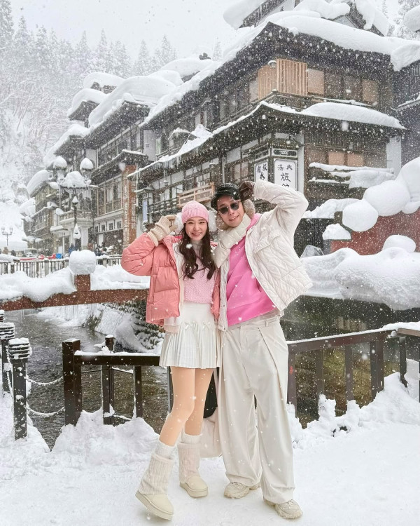 TVB主持自駕遊日遇大雪 車子驚變「雪糕車」獲熱心人借一物助融雪 網友反提醒要小心？ 