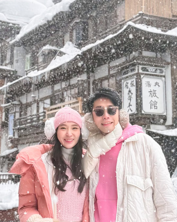 TVB主持自駕遊日遇大雪 車子驚變「雪糕車」獲熱心人借一物助融雪 網友反提醒要小心？ 