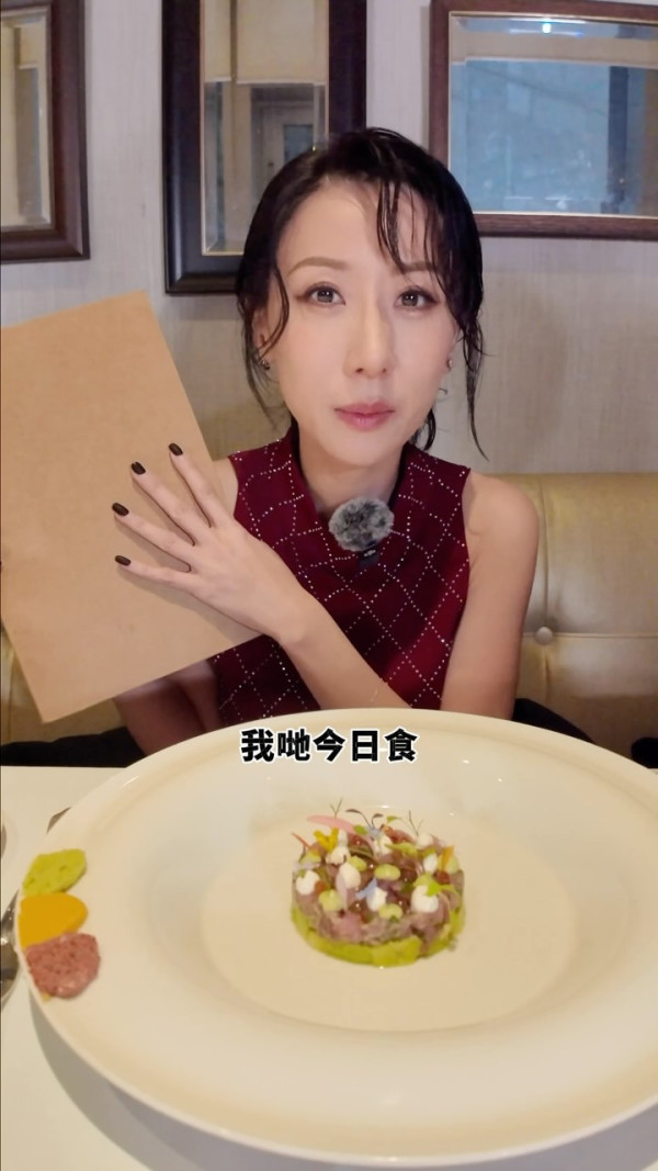 泳兒飛英國與黃偉文聚會 被指撞樣木乃伊：可能係我前世 