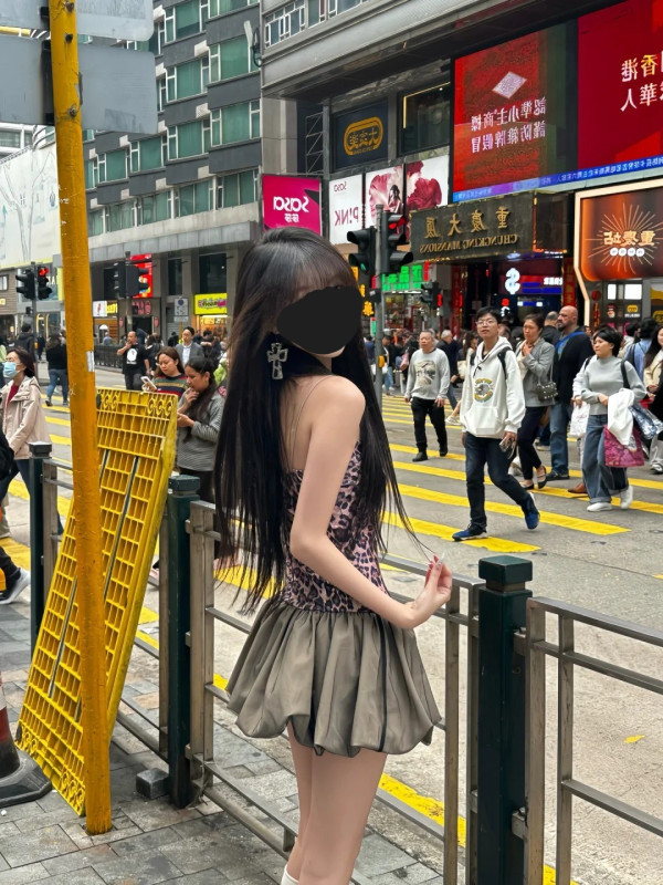 小紅書女呻香港冇穿衣自由 稱常被打量和偷拍 網民反應兩極：被問過多少錢/香港其實很保守 