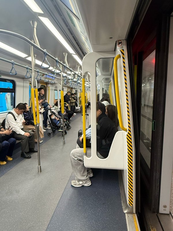 港鐵車廂「最受歡迎」位置乘客列2個優點：通常一開門就會直奔