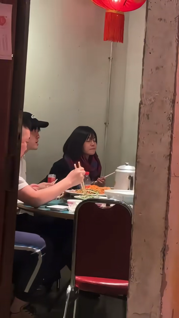 陳妍希離婚｜網民翻出數月前偶遇陳妍希生圖！身材明顯暴瘦與上鏡判若兩人！ 