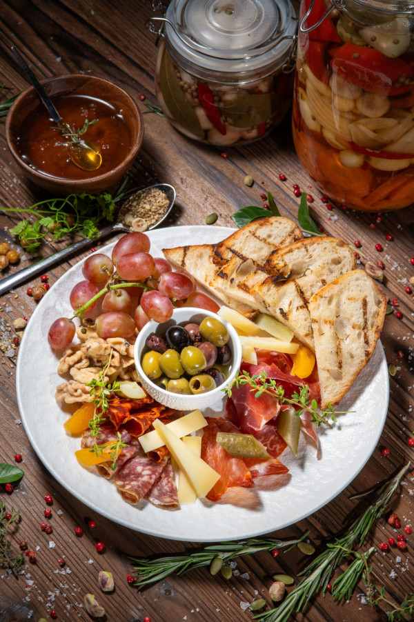 Pier 7 Café & Bar臨海天台酒吧低至$200自助餐優惠 必食一系列招牌地中海小食/牛肉他他/烤豬腩串 