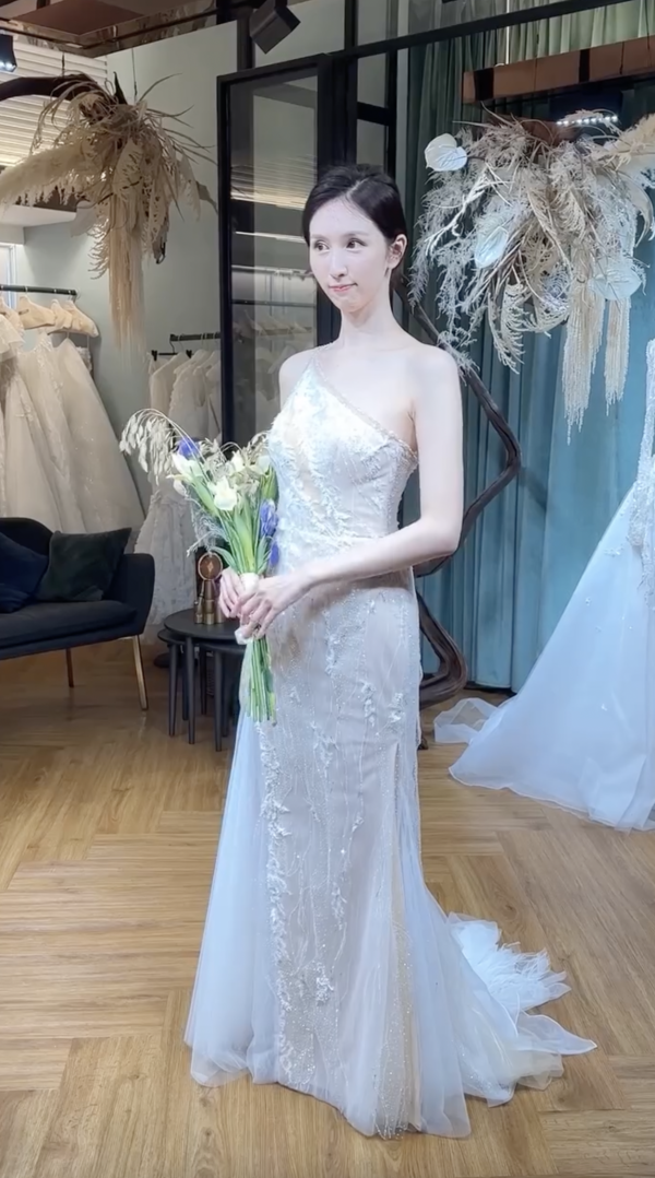 何天兒結婚大晒性感婚紗照騷傲人上圍！美貌疑似再升級嚇窒網民：變咗樣！