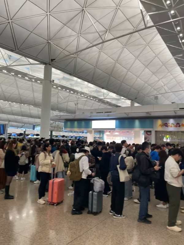 機場手機失而復得卻「赤裸回歸」 網民怒揭職員偷竊內幕 機管局這樣回應？ 