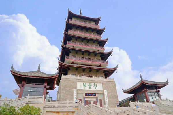 𧒽崗公園魁星閣（圖片來源：南海公布微信公眾號）