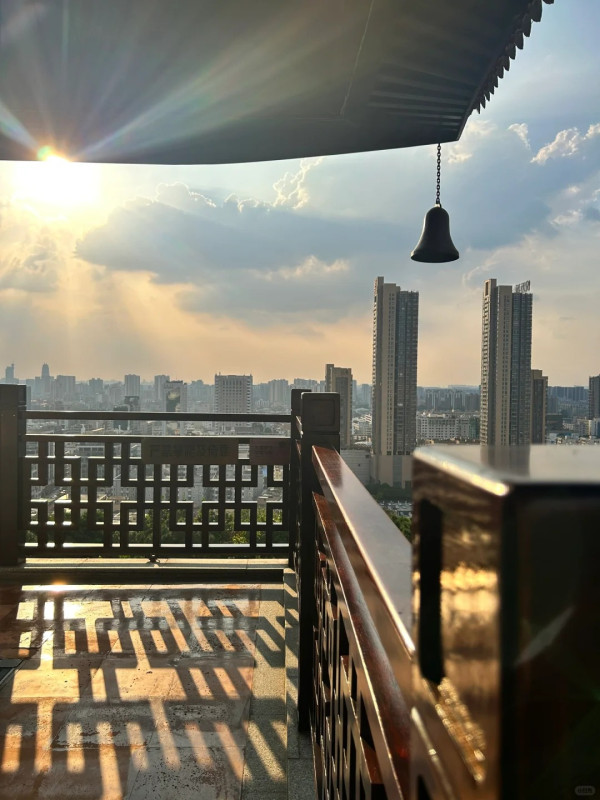 𧒽崗公園（圖片來源：小紅書@向公）