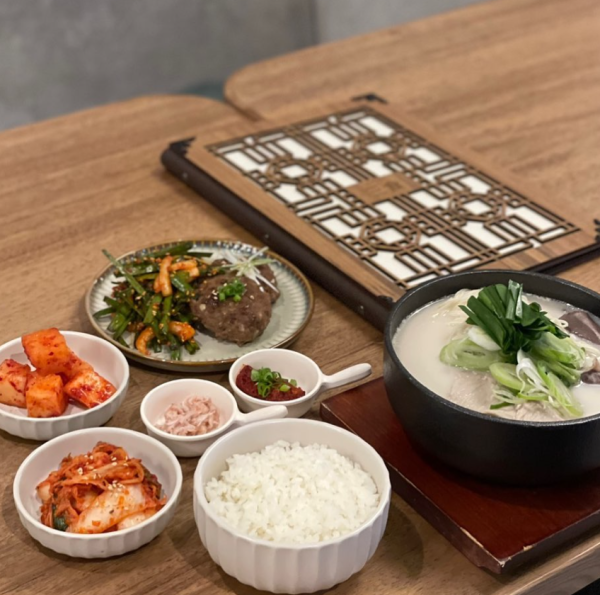 中環爆紅韓式豬血腸湯飯專門店  血腸火鍋／韓式煲仔飯／砂鍋奶油韓牛