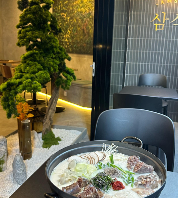 中環爆紅韓式豬血腸湯飯專門店  血腸火鍋／韓式煲仔飯／砂鍋奶油韓牛