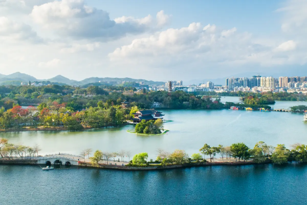 惠州旅遊景點｜西湖、雙月灣景點攻略 國內首個懸崖酒吧 附惠州溫泉酒店推介 