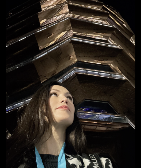 張栢芝家姐移加後近照激罕曝光！氣質美貌打扮富貴！家族基因強大！ 