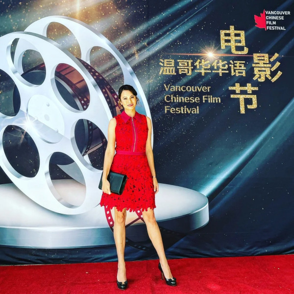 張栢芝家姐移加後近照激罕曝光！氣質美貌打扮富貴！家族基因強大！ 