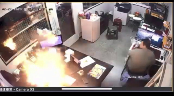 有片！台中第五市場深夜大火 多間老店被燒毀 包括60年老店「太空紅茶冰」 