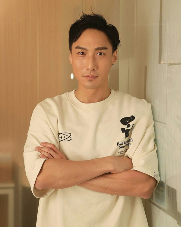 姚子羚夜蒲秘會富商斷正親暱行為曝光 傳新戀情男方背景猛料！星二代姊弟戀疑玩完？