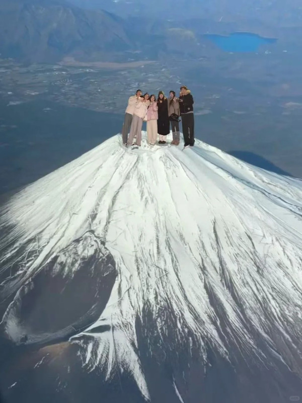 內地客分享富士山登頂照 日本網民笑爆：進擊的巨人來了 