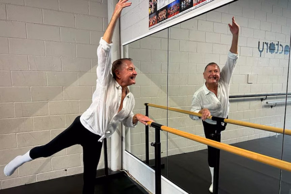 83歲老伯伯重拾夢想學芭蕾舞  不怕被笑勇敢追夢：我會堅持直至不能再跳 