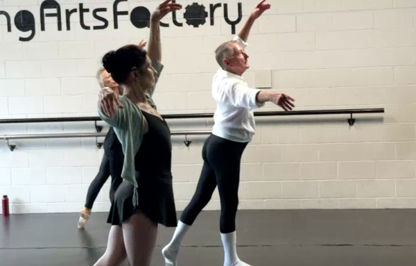 83歲老伯伯重拾夢想學芭蕾舞  不怕被笑勇敢追夢：我會堅持直至不能再跳 