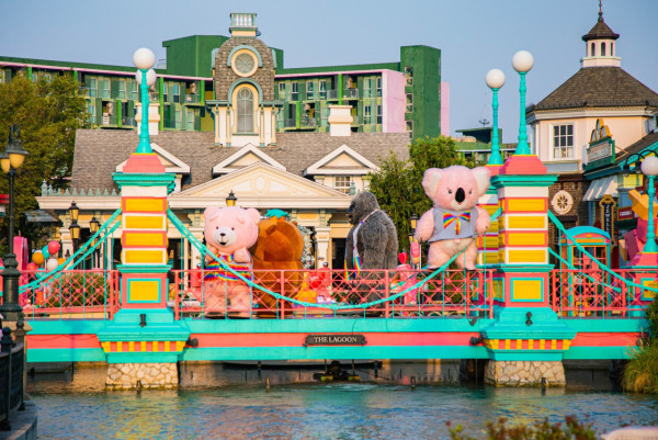 曼谷網紅餐廳樹熊吉祥物爆紅 「中邪式」舞姿成迷因 網民：要驗尿吧！ 