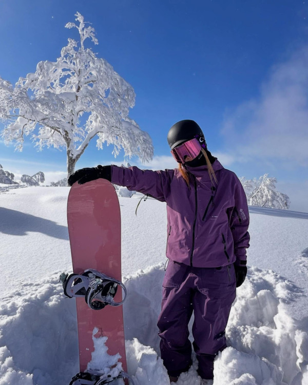 陳奕迅20歲女與混血男友同遊日本 男方背景曝光 原來係滑雪高手 