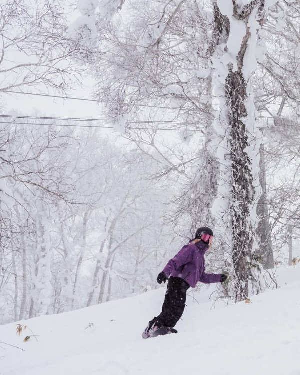 陳奕迅20歲女與混血男友同遊日本 男方背景曝光 原來係滑雪高手 