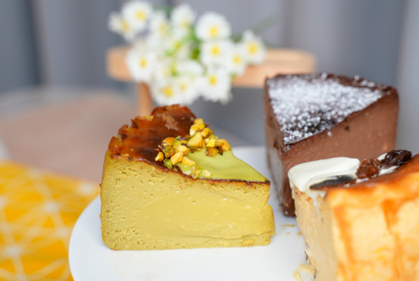 人氣甜品店推爆餡巴斯克麻糬車輪餅！開心果/港式奶醬多/手工芋泥車輪餅