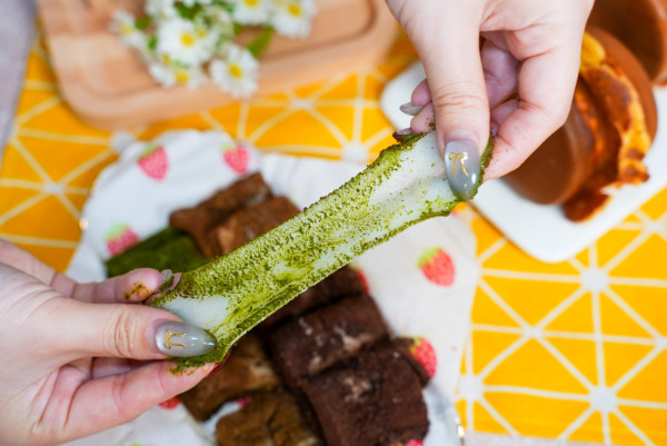 人氣甜品店推爆餡巴斯克麻糬車輪餅！開心果/港式奶醬多/手工芋泥車輪餅