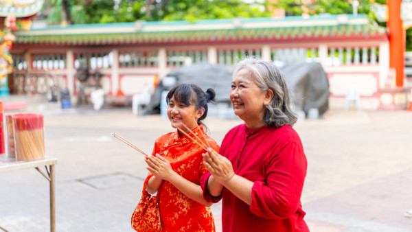 全球百歲人瑞9大逆齡長壽習慣 不健身不跑步輕鬆活多14年！