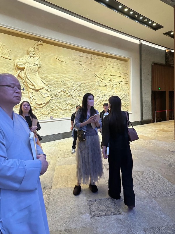 一代女神王祖賢加拿大開養生艾灸館 內部環境曝光!一小時收費如此