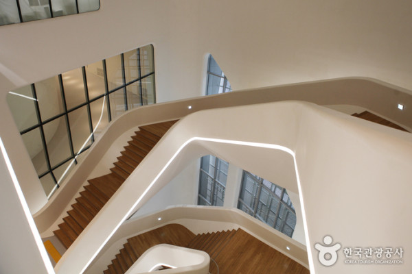 東大門設計廣場 DDP（圖片來源：韓國觀光公社）