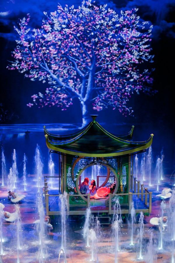 澳門水舞間2025年5月回歸有何不同?全新劇情升級特技高台跳水附票價交通