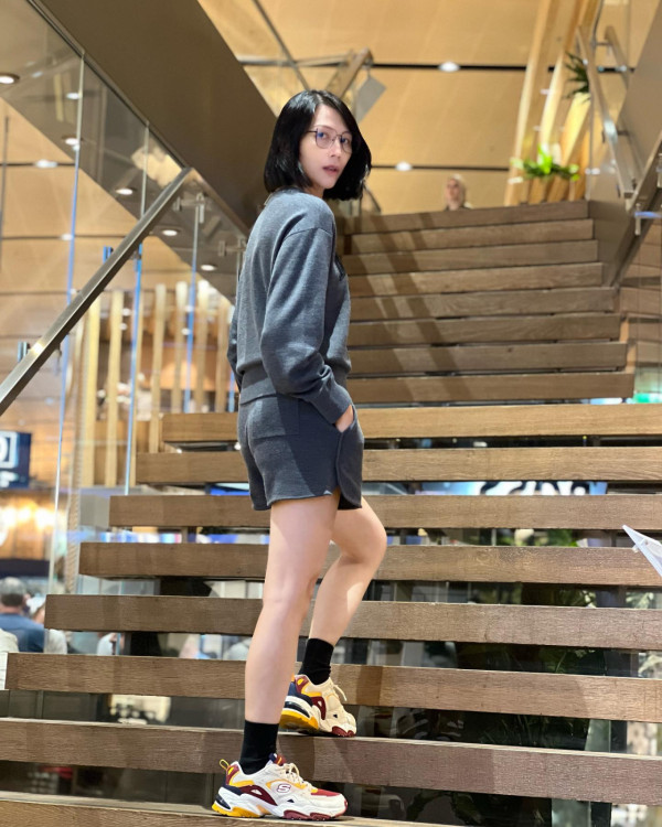 52歲蔡少芬零修飾素顏照震撼網民 近距離真面目被指「鬆弛感」滿分